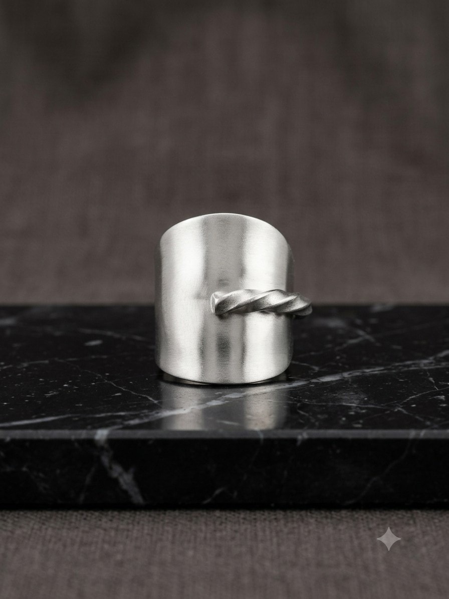 Saddle Band Ring