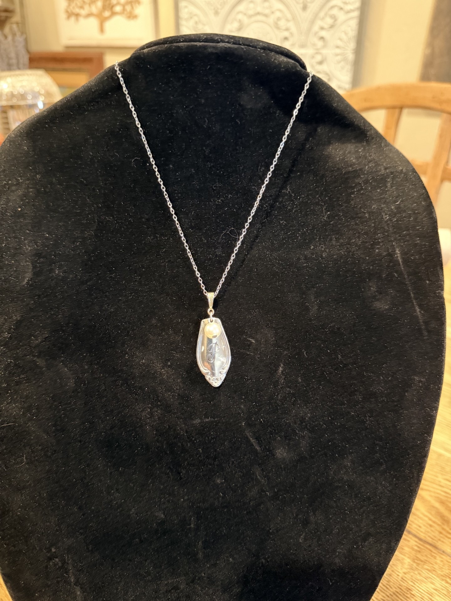 Pendant Necklace No. 00000017